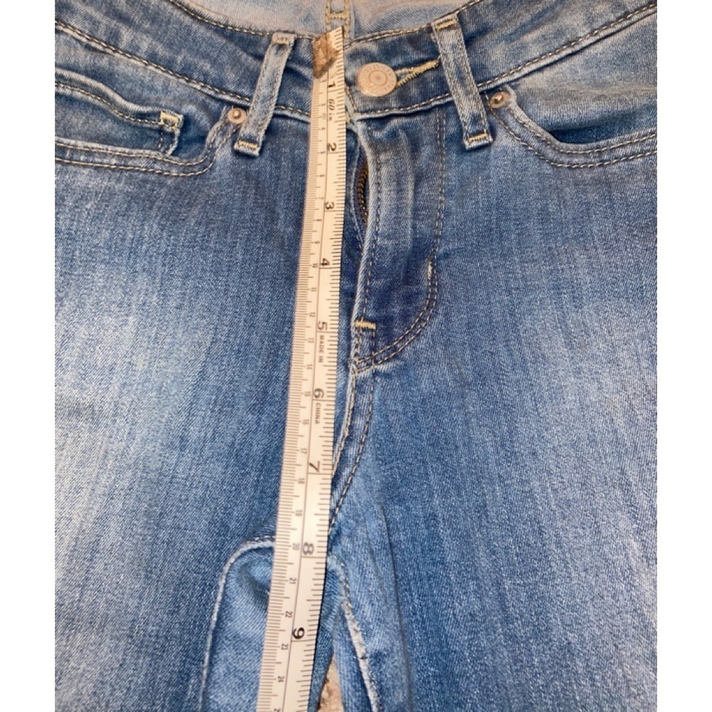 Levi’s 711 Distressed Skinny Jeans - Picture 9 of 11